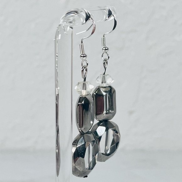 Clear Bead Earrings - Picture 2 of 8